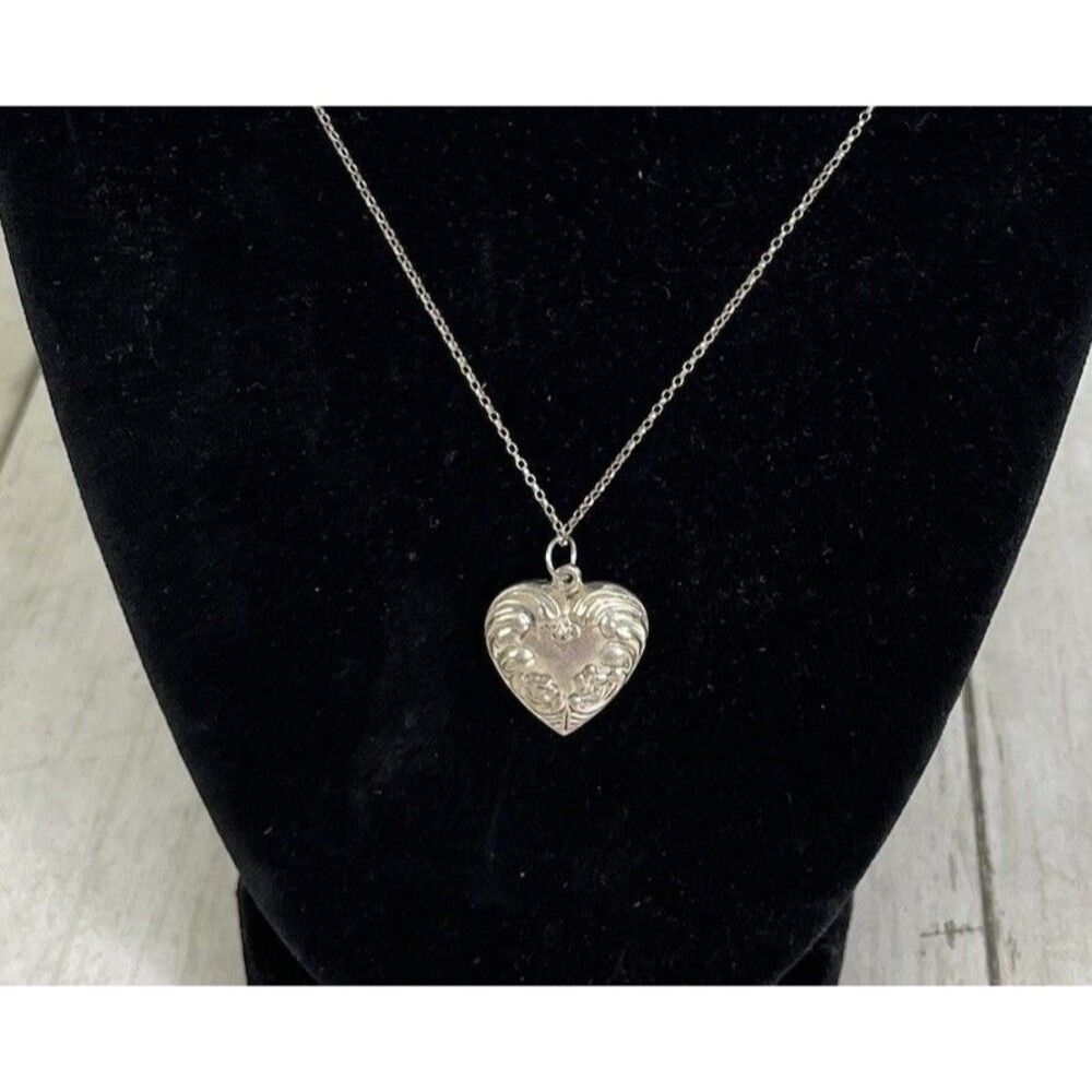 925 Sterling Silver Heart Repousse Charm Pendant With 20”Necklace 4.3g